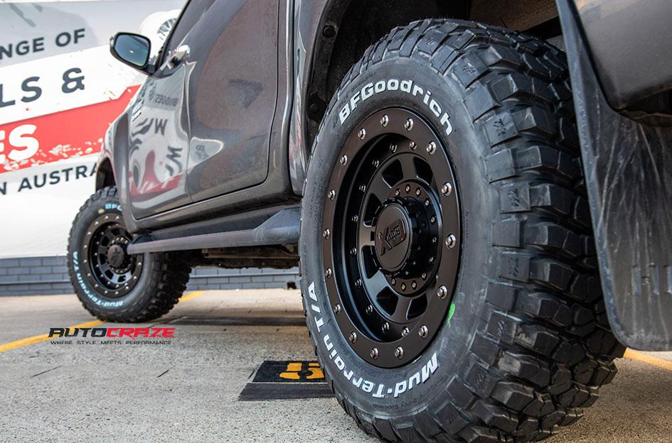 TOYOTA HILUX N80 4WD FMJ XD SATIN BLACK